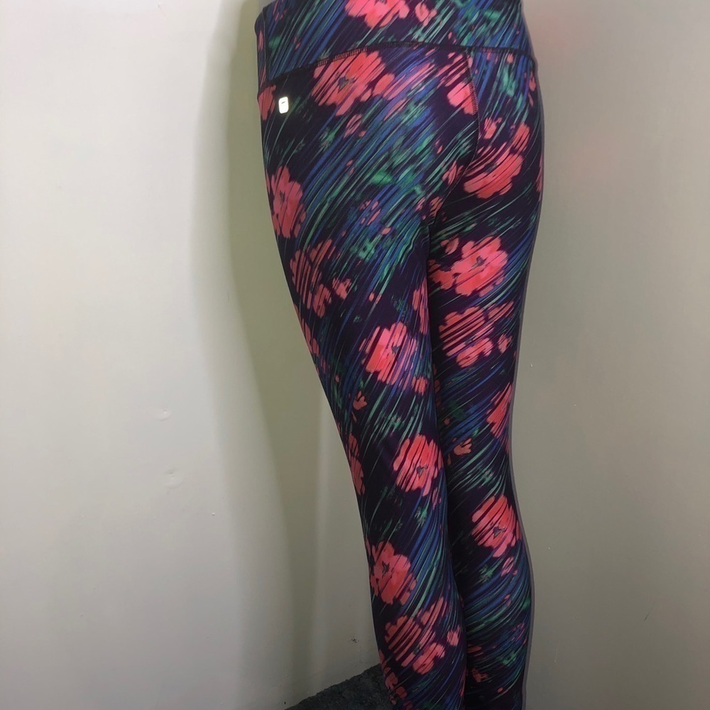Beautiful Fabletics - Picture 8 of 11